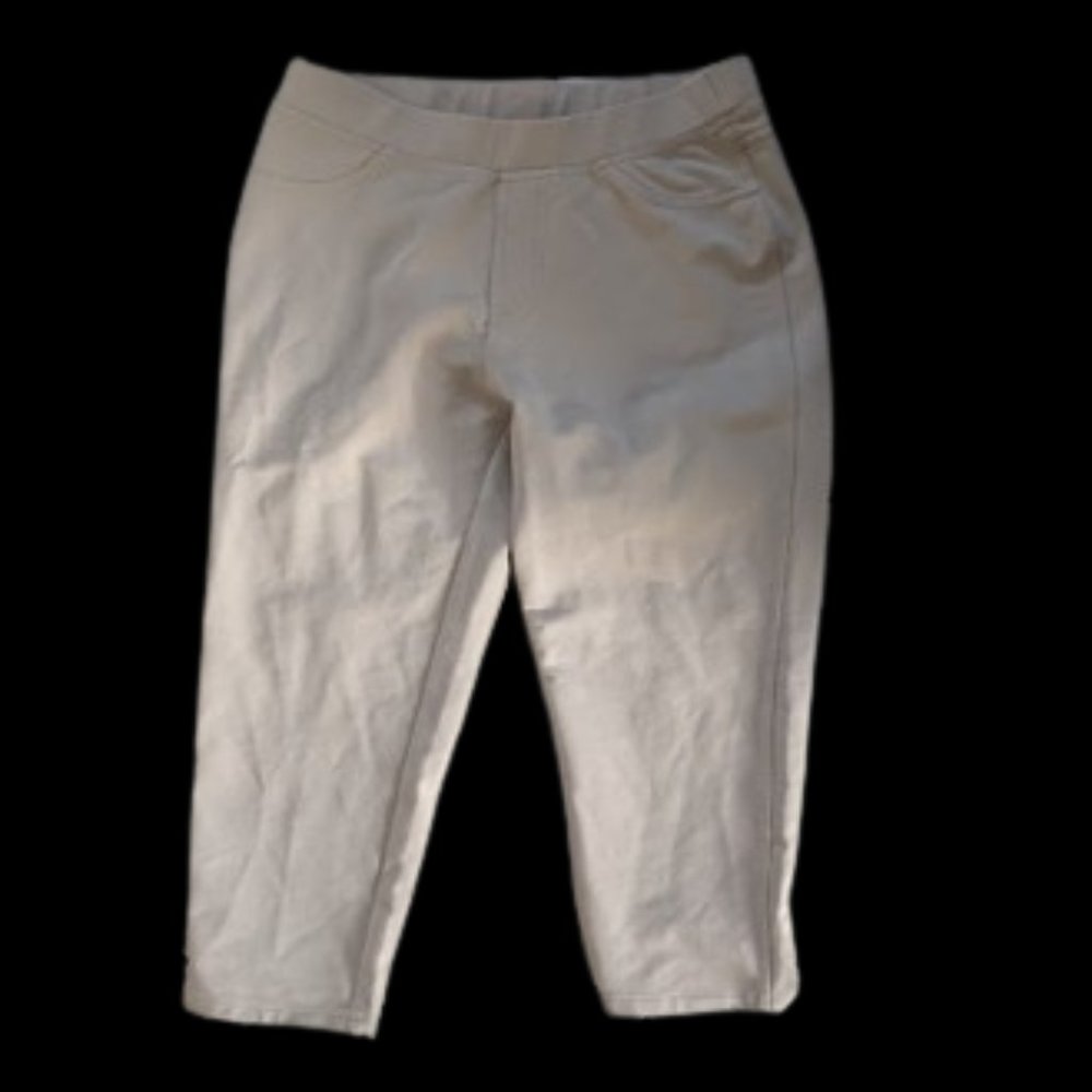 ---  Beige Cropped Pants Size Medium